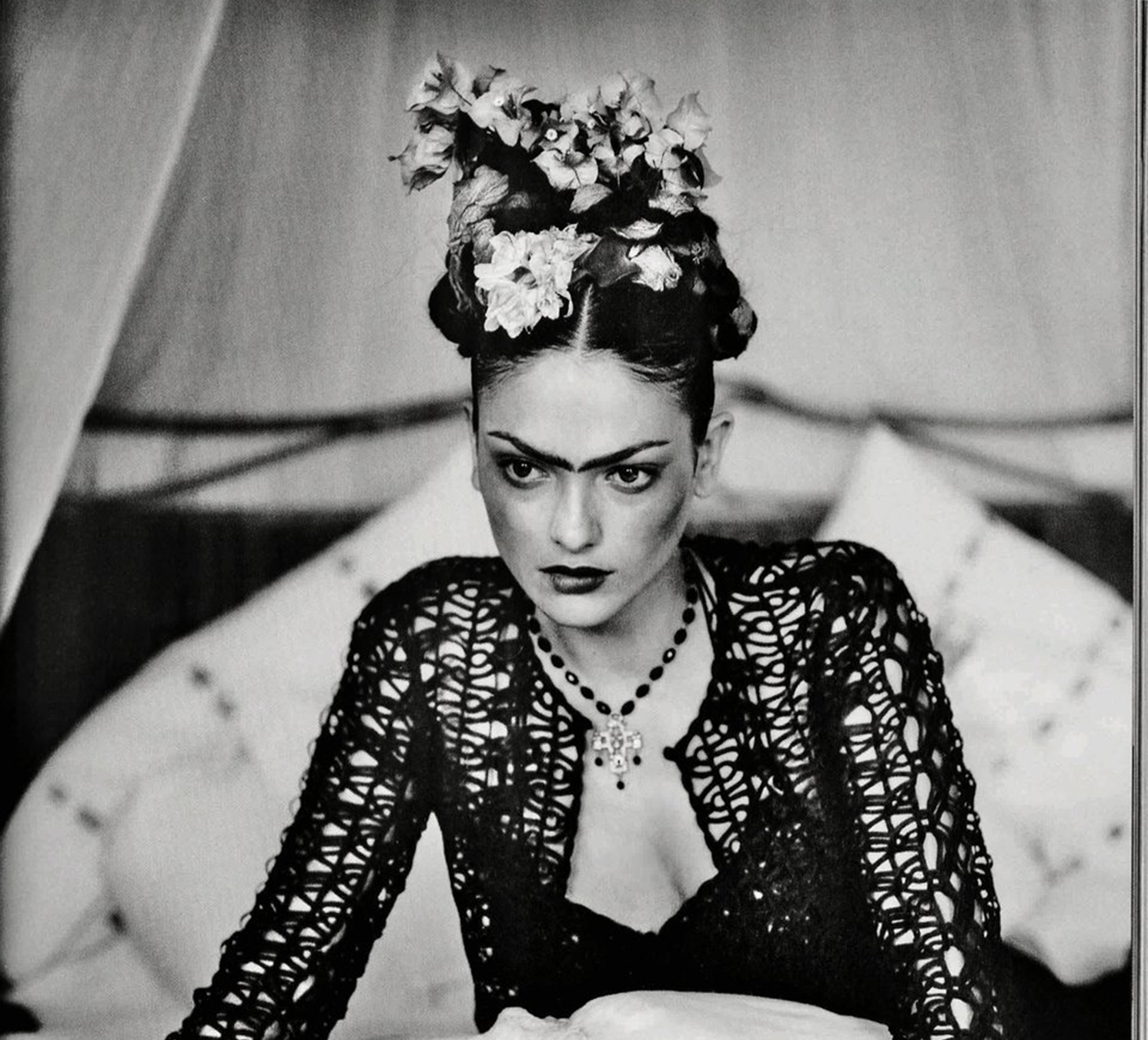 Coiffure façon Frida Kalho